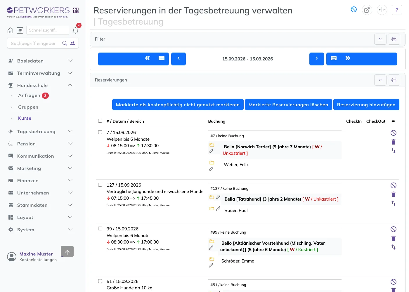 Die Liste der Reservierungen eines Tages mit Datum, Betreuungsgruppe, Bring- und Abholzeit, Tier und Halter
