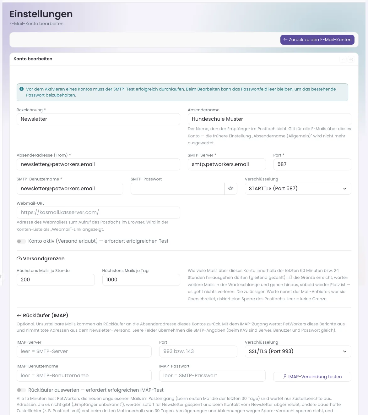 Formular eines Versandkontos mit SMTP-Angaben, Versandgrenzen und Rückläufer-Einstellungen