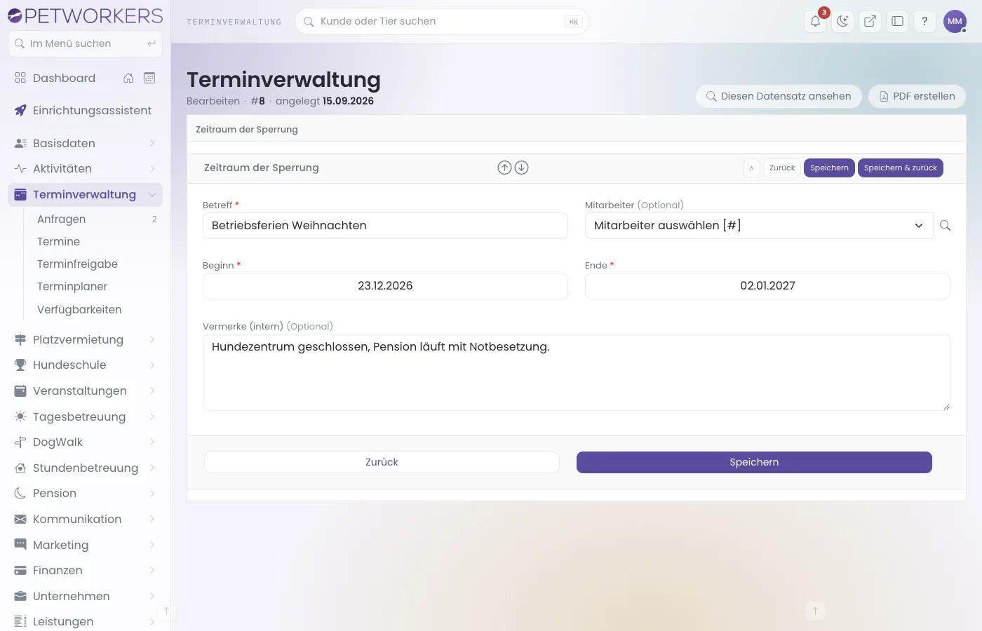 Das Formular eines Urlaubs mit Betreff, Mitarbeiter, Beginn, Ende und Vermerken